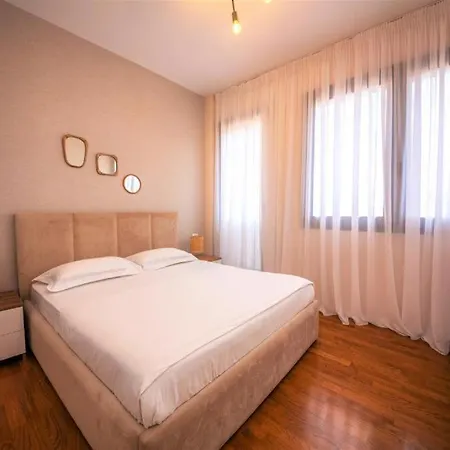 Terrace Apartment *