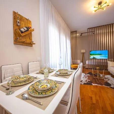 Terrace טיראנה