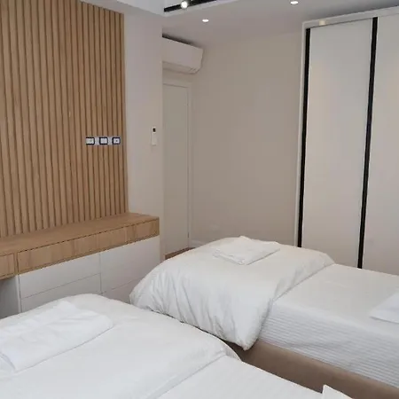Apartment Terrace *
