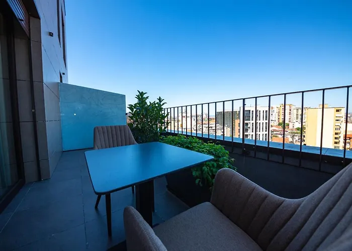 Terrace * تيرانا